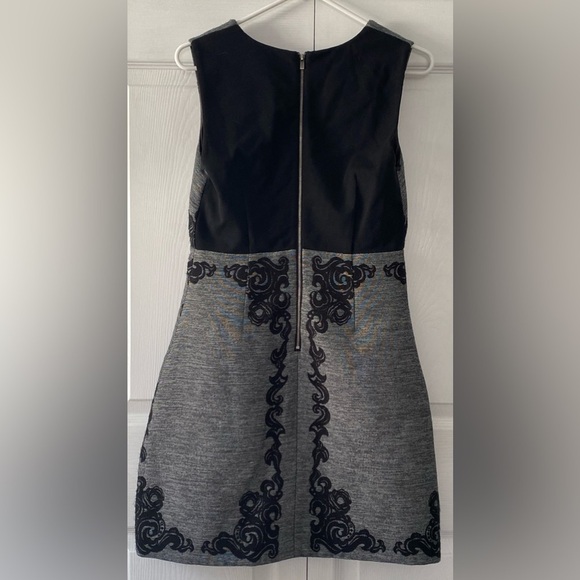 Diane von Furstenberg Yevette Baroque-Print Melange Dress. Size 4 - Picture 2 of 8